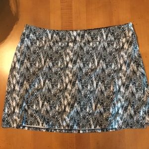 Black and white skort